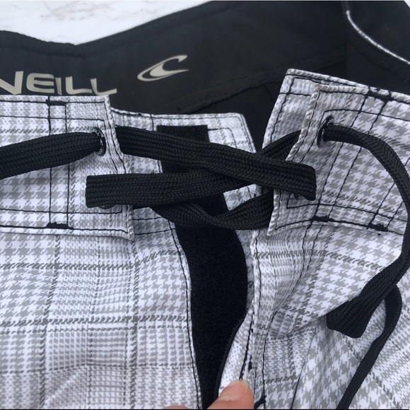 O’neill black and plaid men’s swim board shorts size 28 - Picture 6 of 13